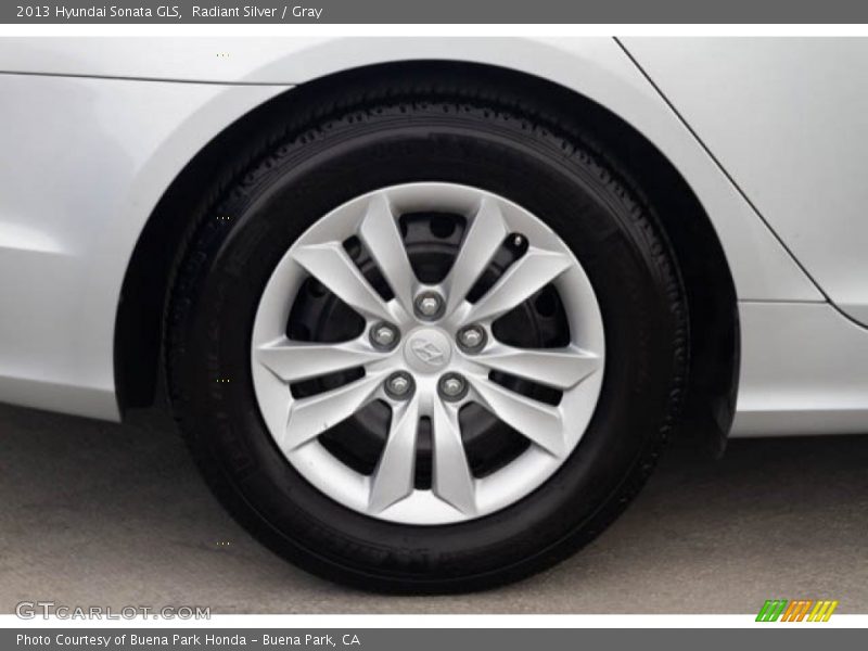 Radiant Silver / Gray 2013 Hyundai Sonata GLS