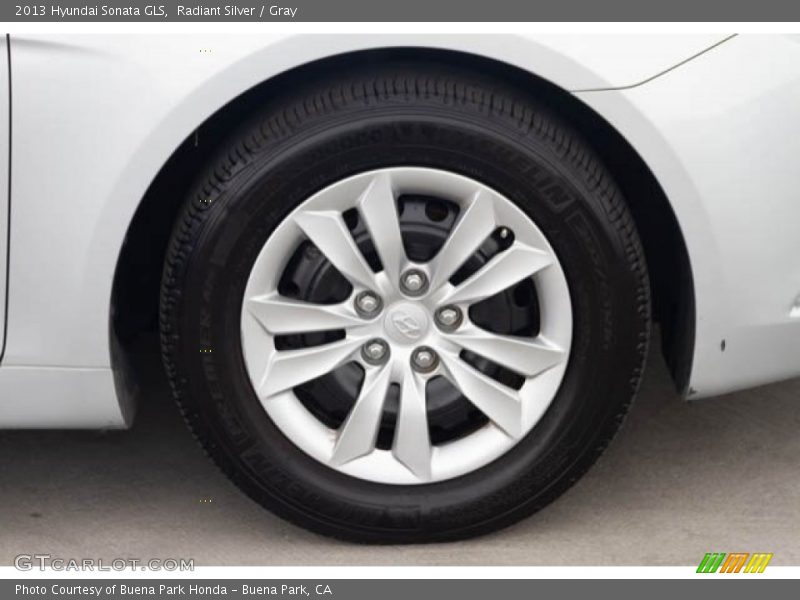Radiant Silver / Gray 2013 Hyundai Sonata GLS