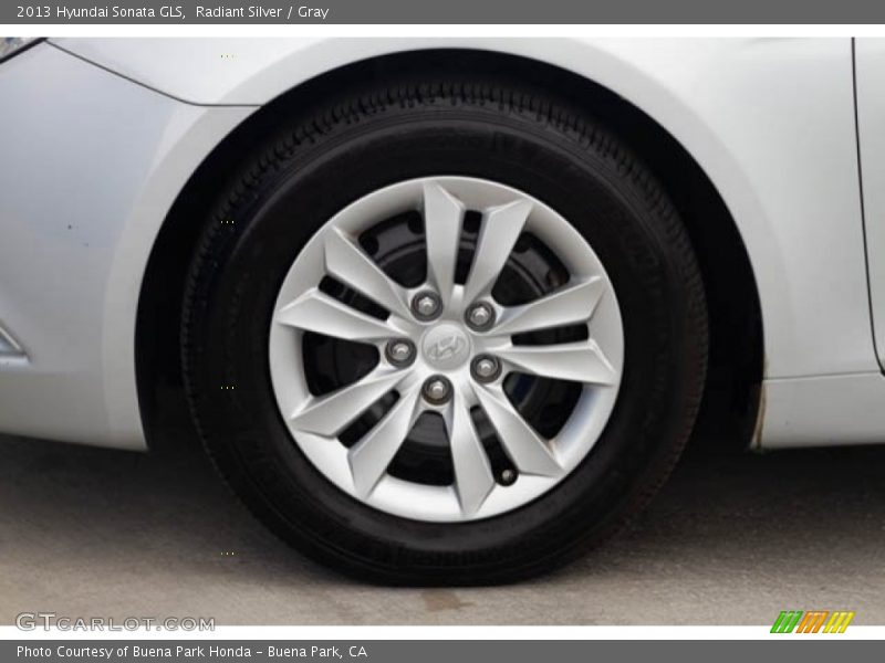 Radiant Silver / Gray 2013 Hyundai Sonata GLS