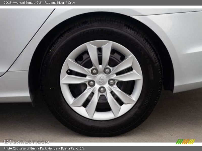 Radiant Silver / Gray 2013 Hyundai Sonata GLS