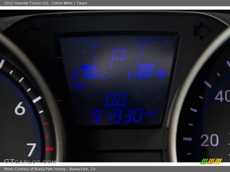Cotton White / Taupe 2012 Hyundai Tucson GLS