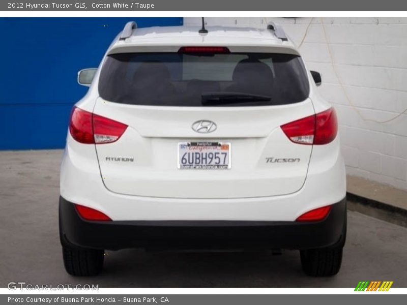 Cotton White / Taupe 2012 Hyundai Tucson GLS
