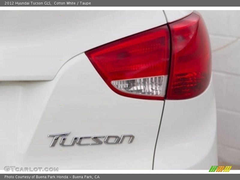 Cotton White / Taupe 2012 Hyundai Tucson GLS