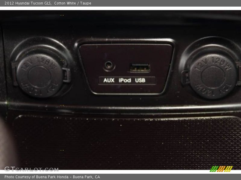 Cotton White / Taupe 2012 Hyundai Tucson GLS