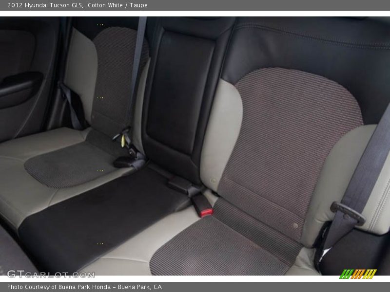 Cotton White / Taupe 2012 Hyundai Tucson GLS