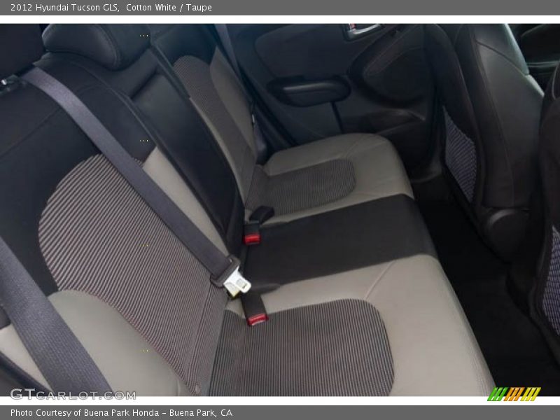 Cotton White / Taupe 2012 Hyundai Tucson GLS