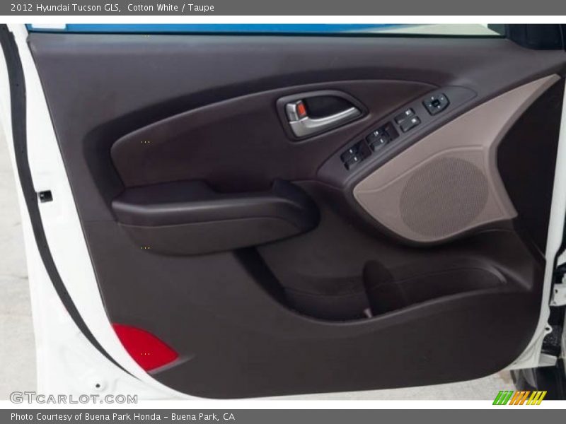Cotton White / Taupe 2012 Hyundai Tucson GLS
