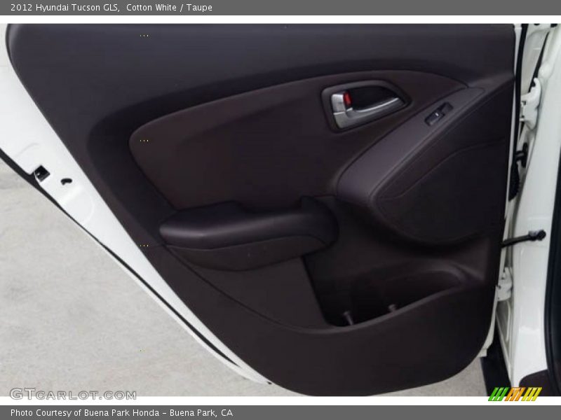 Cotton White / Taupe 2012 Hyundai Tucson GLS