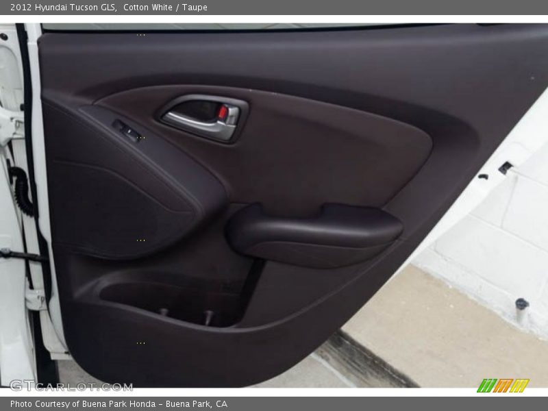 Cotton White / Taupe 2012 Hyundai Tucson GLS