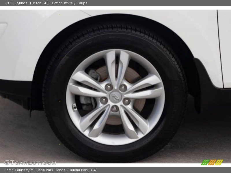 Cotton White / Taupe 2012 Hyundai Tucson GLS