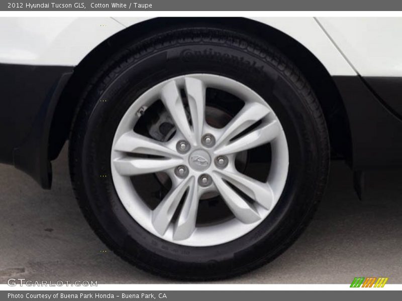 Cotton White / Taupe 2012 Hyundai Tucson GLS