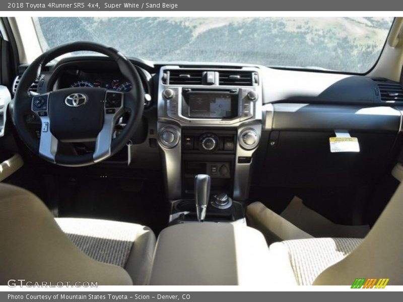 Super White / Sand Beige 2018 Toyota 4Runner SR5 4x4