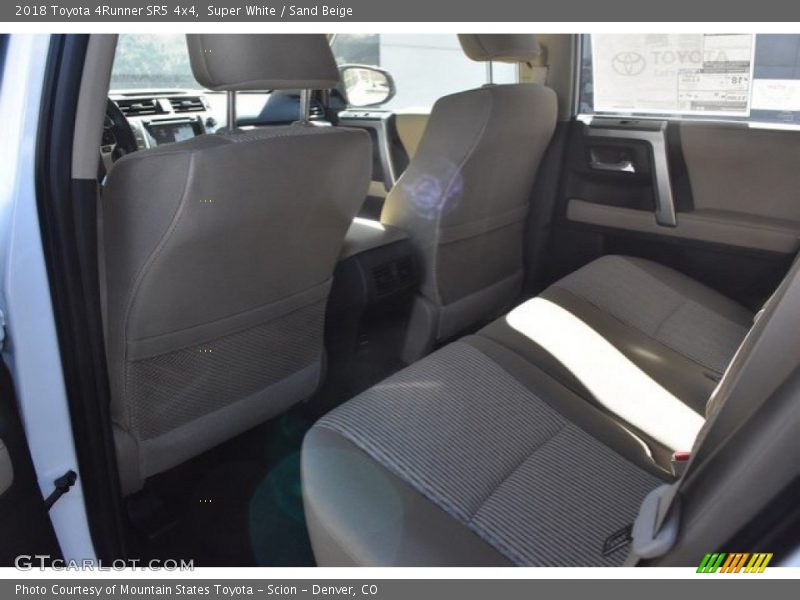 Super White / Sand Beige 2018 Toyota 4Runner SR5 4x4