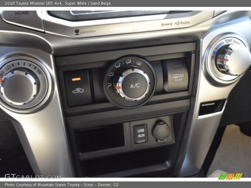 Super White / Sand Beige 2018 Toyota 4Runner SR5 4x4