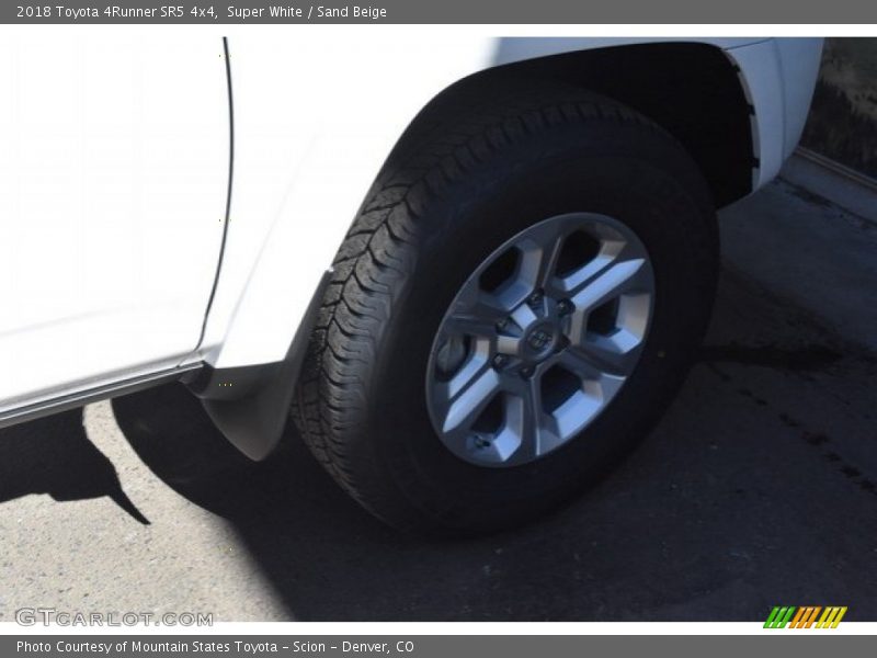 Super White / Sand Beige 2018 Toyota 4Runner SR5 4x4