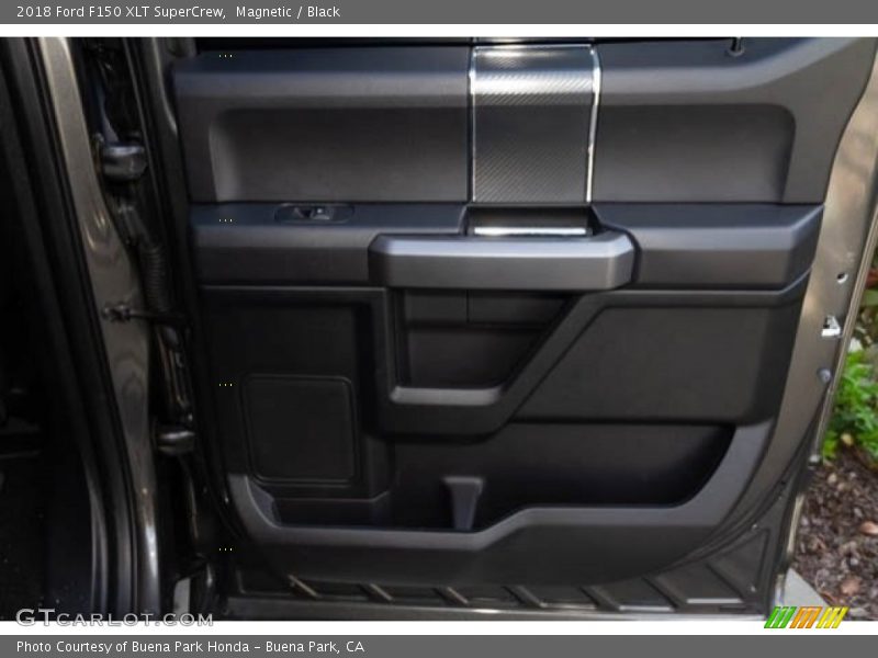 Magnetic / Black 2018 Ford F150 XLT SuperCrew
