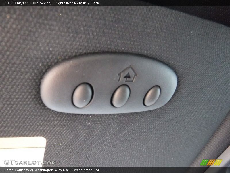 Bright Silver Metallic / Black 2012 Chrysler 200 S Sedan