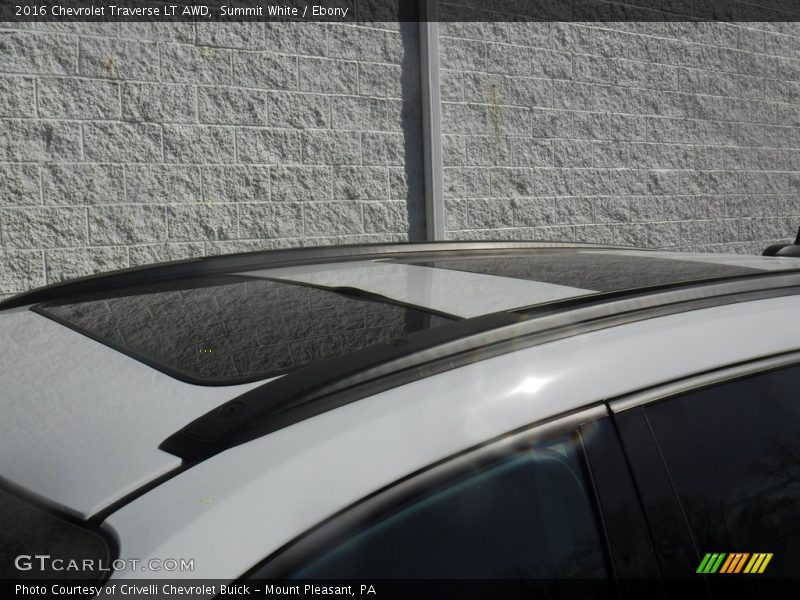 Summit White / Ebony 2016 Chevrolet Traverse LT AWD