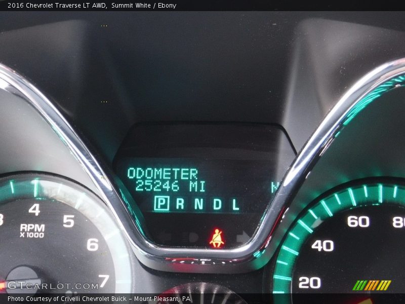Summit White / Ebony 2016 Chevrolet Traverse LT AWD