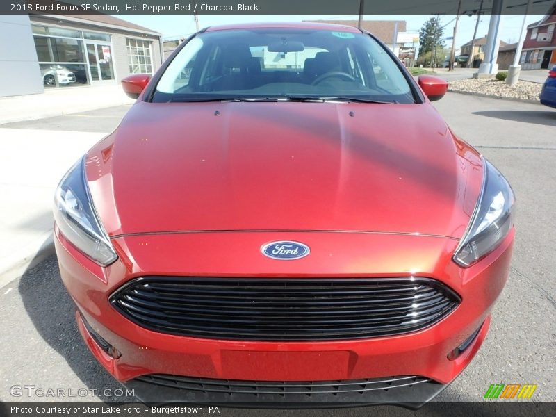 Hot Pepper Red / Charcoal Black 2018 Ford Focus SE Sedan