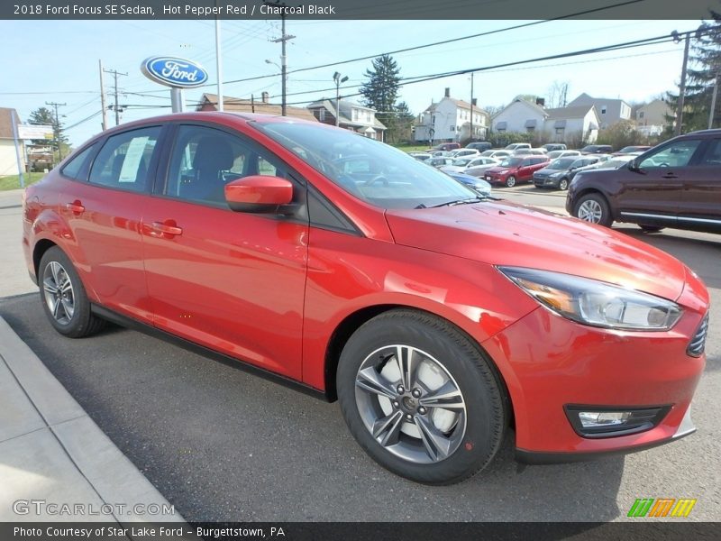 Hot Pepper Red / Charcoal Black 2018 Ford Focus SE Sedan