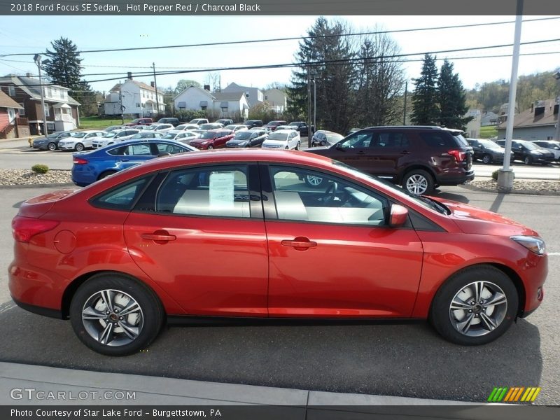 Hot Pepper Red / Charcoal Black 2018 Ford Focus SE Sedan