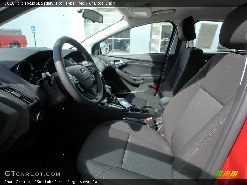 Hot Pepper Red / Charcoal Black 2018 Ford Focus SE Sedan