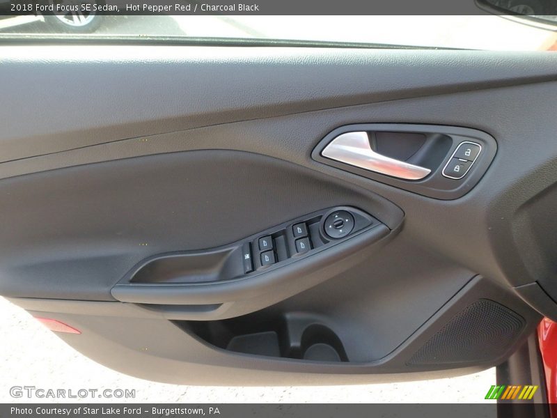 Hot Pepper Red / Charcoal Black 2018 Ford Focus SE Sedan