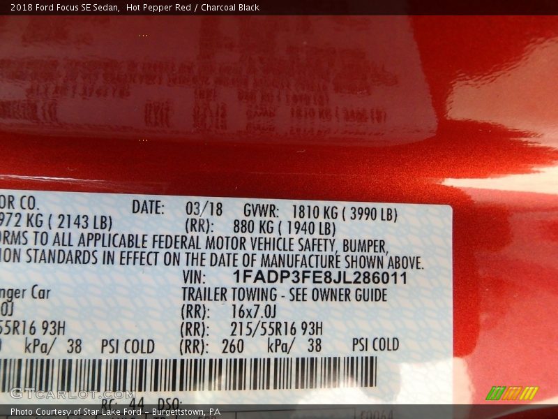 Hot Pepper Red / Charcoal Black 2018 Ford Focus SE Sedan