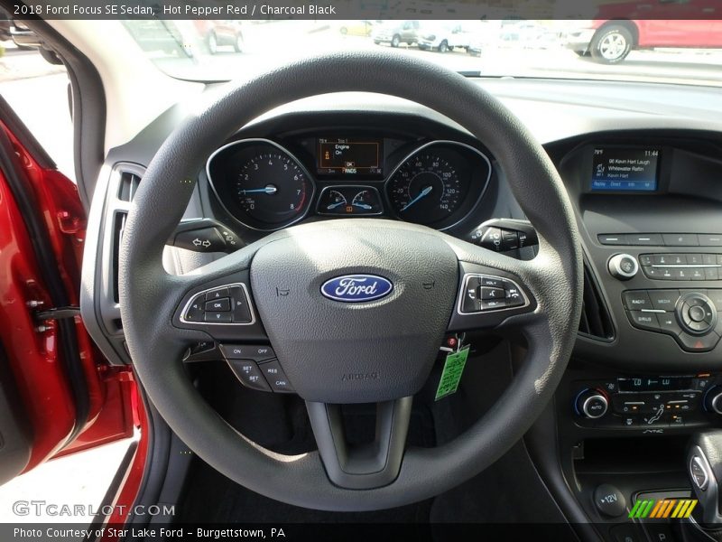 Hot Pepper Red / Charcoal Black 2018 Ford Focus SE Sedan