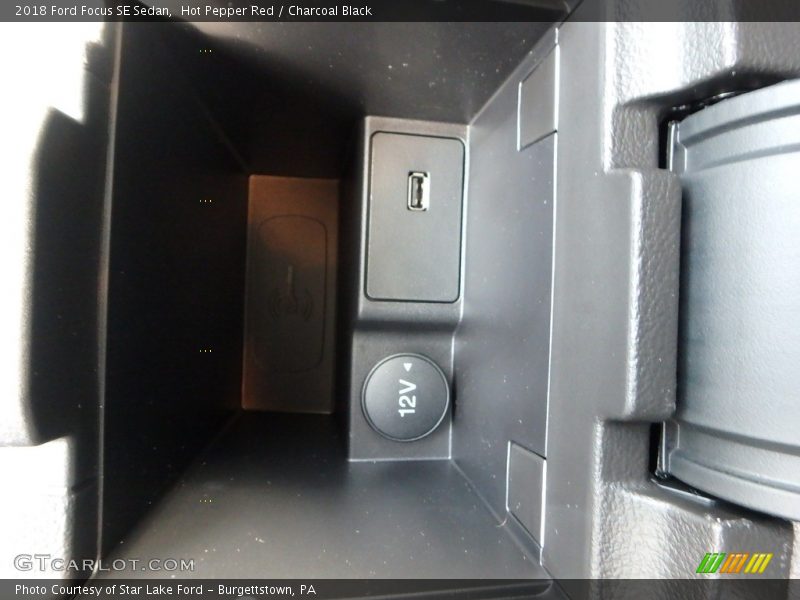 Hot Pepper Red / Charcoal Black 2018 Ford Focus SE Sedan