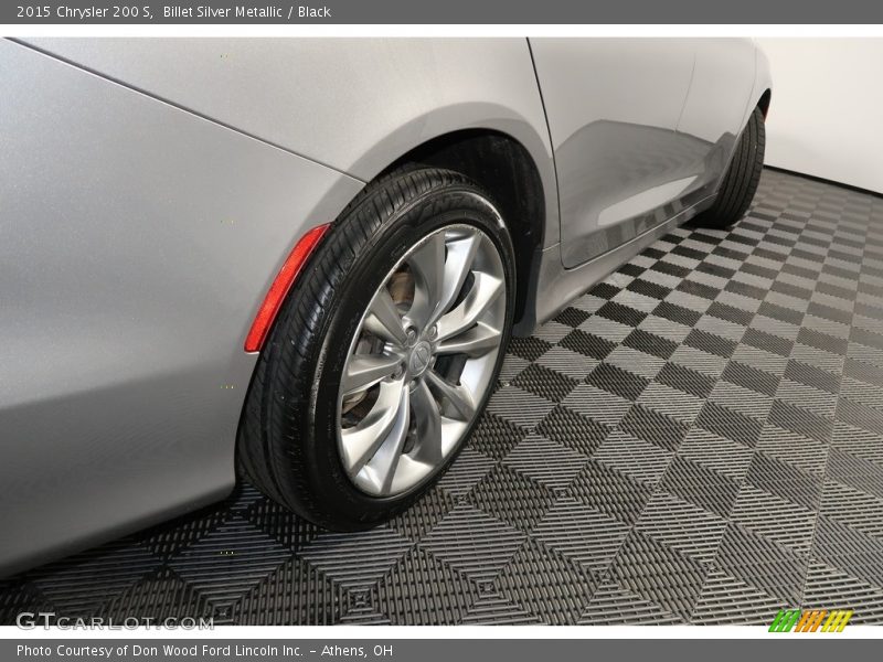 Billet Silver Metallic / Black 2015 Chrysler 200 S