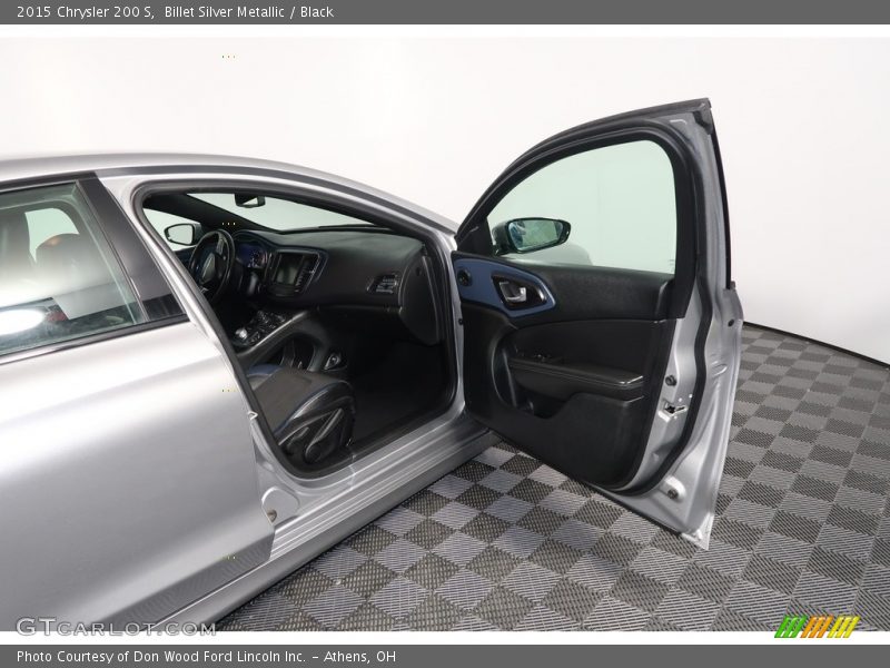 Billet Silver Metallic / Black 2015 Chrysler 200 S