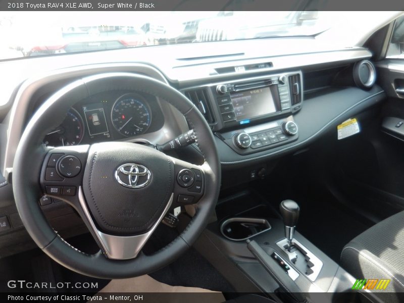 Super White / Black 2018 Toyota RAV4 XLE AWD