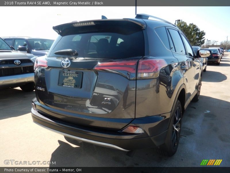 Magnetic Gray Metallic / Black 2018 Toyota RAV4 SE AWD