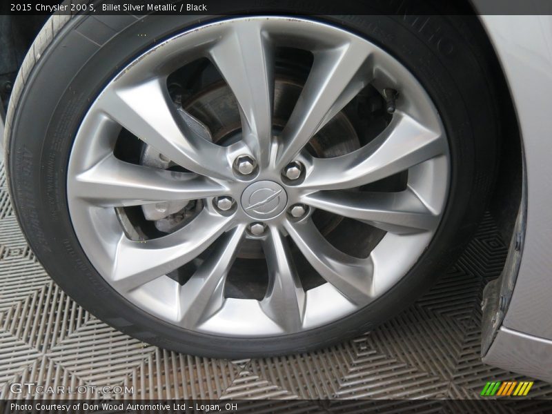 Billet Silver Metallic / Black 2015 Chrysler 200 S