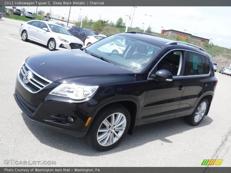 Deep Black Metallic / Charcoal 2011 Volkswagen Tiguan S