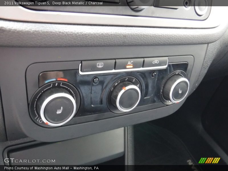 Deep Black Metallic / Charcoal 2011 Volkswagen Tiguan S