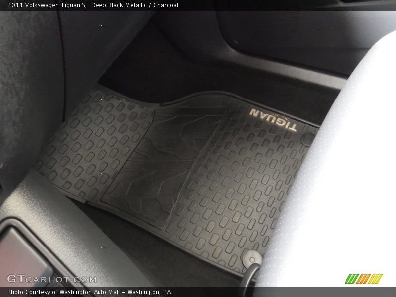 Deep Black Metallic / Charcoal 2011 Volkswagen Tiguan S