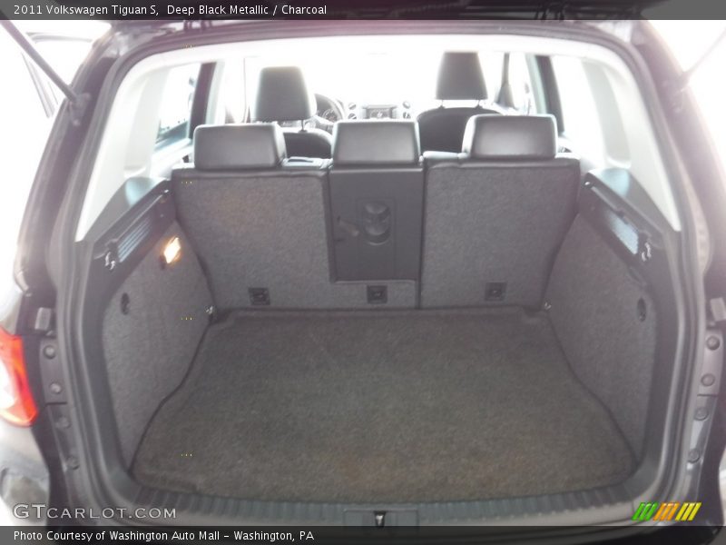 Deep Black Metallic / Charcoal 2011 Volkswagen Tiguan S