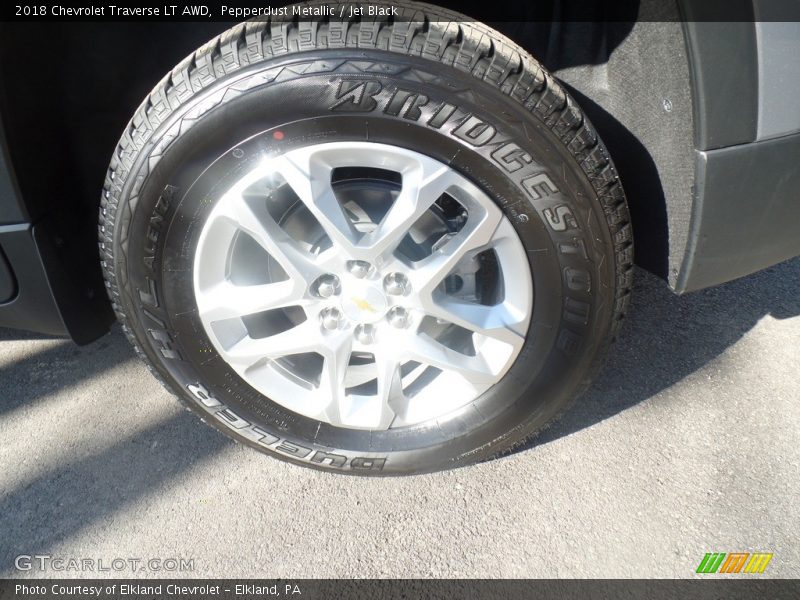 Pepperdust Metallic / Jet Black 2018 Chevrolet Traverse LT AWD