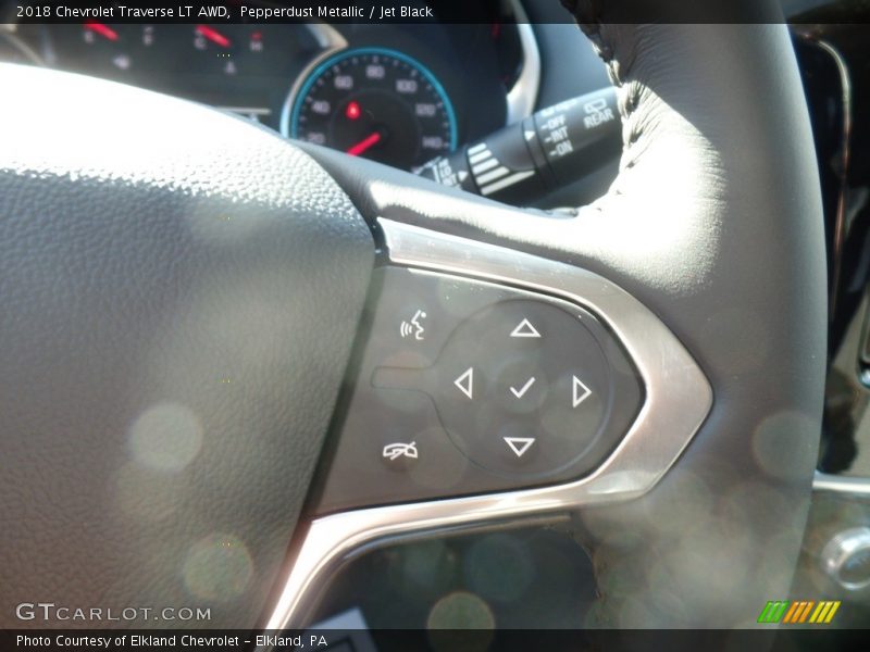 Pepperdust Metallic / Jet Black 2018 Chevrolet Traverse LT AWD