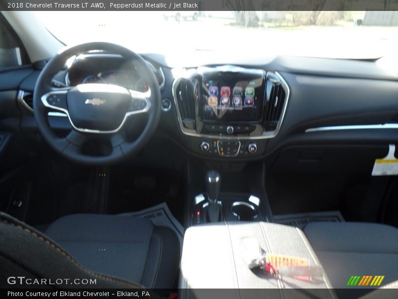 Pepperdust Metallic / Jet Black 2018 Chevrolet Traverse LT AWD