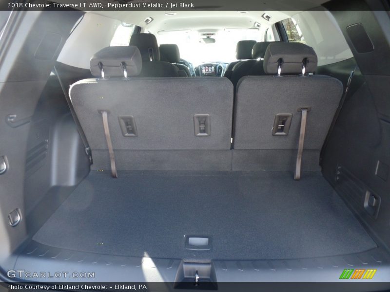 Pepperdust Metallic / Jet Black 2018 Chevrolet Traverse LT AWD