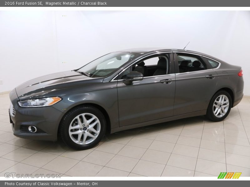 Magnetic Metallic / Charcoal Black 2016 Ford Fusion SE