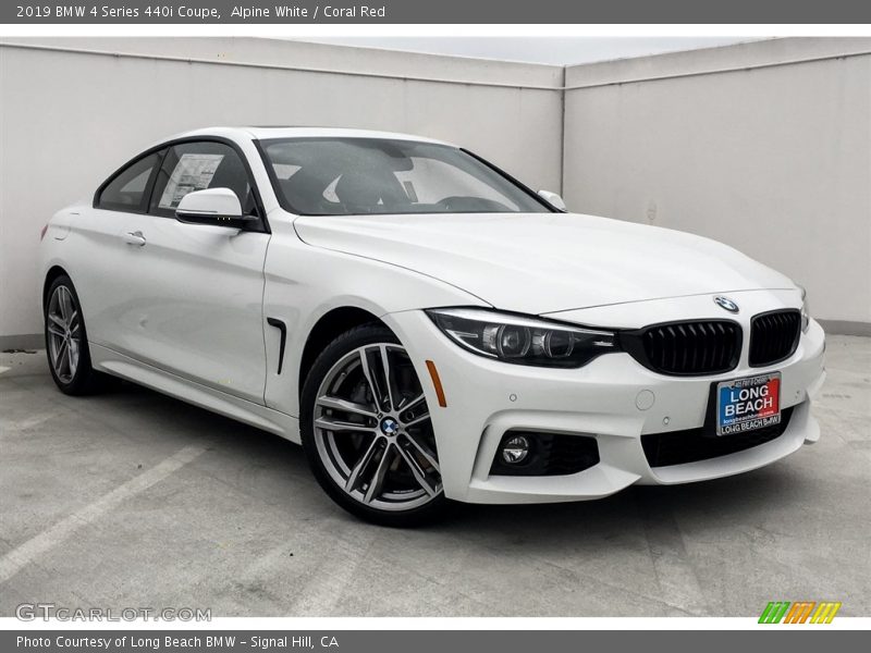 Front 3/4 View of 2019 4 Series 440i Coupe