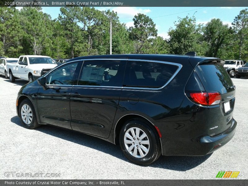 Brilliant Black Crystal Pearl / Black/Alloy 2018 Chrysler Pacifica L