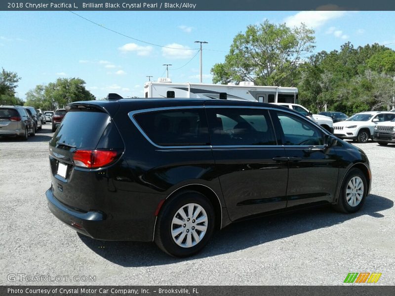 Brilliant Black Crystal Pearl / Black/Alloy 2018 Chrysler Pacifica L