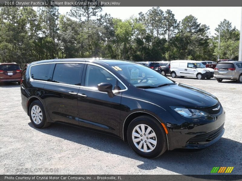 Brilliant Black Crystal Pearl / Black/Alloy 2018 Chrysler Pacifica L