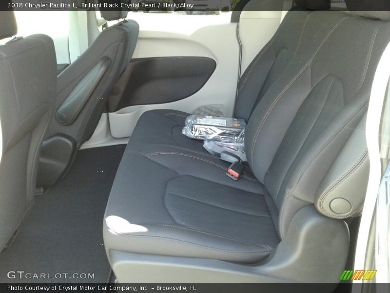 Brilliant Black Crystal Pearl / Black/Alloy 2018 Chrysler Pacifica L